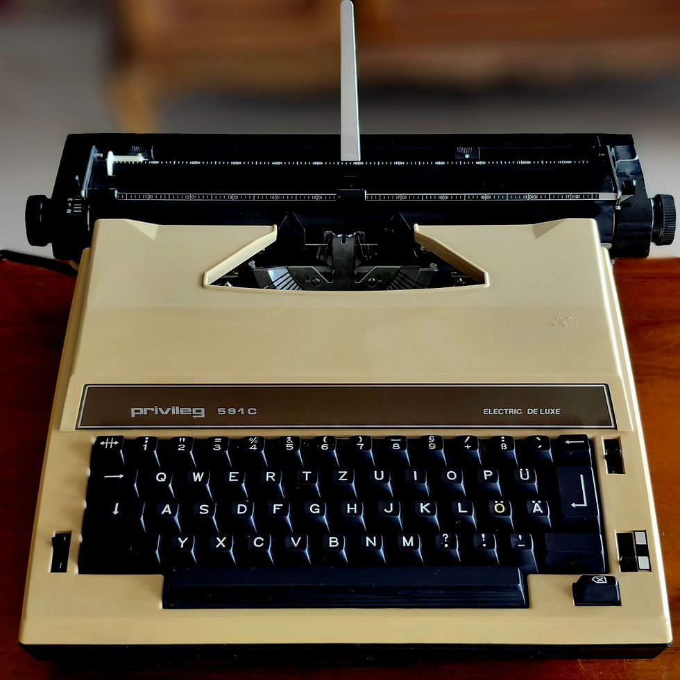 Küçük resim: Vintage Privileg 591 c   Elektrikli Çanta Daktilo 1950/60