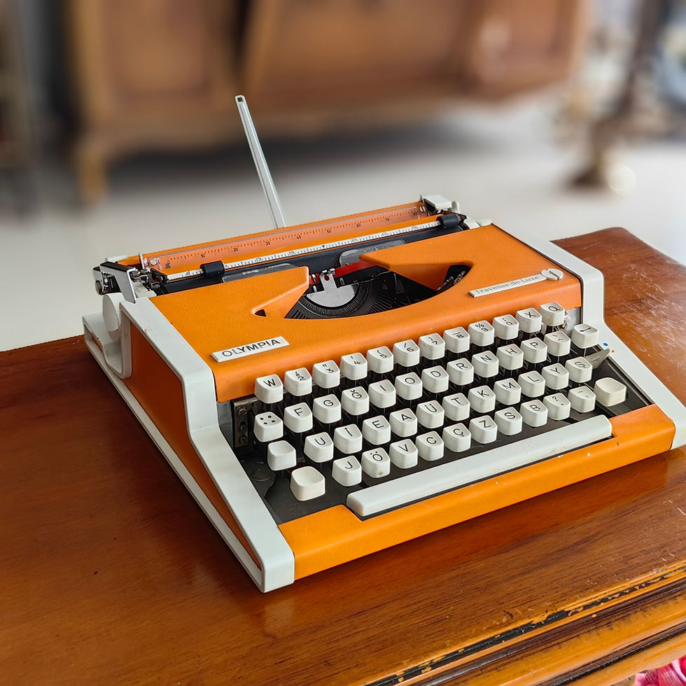 Küçük resim: Vintage Almanya  Üretimi  Olympia Traveller De luxe  Marka Çanta Dakt