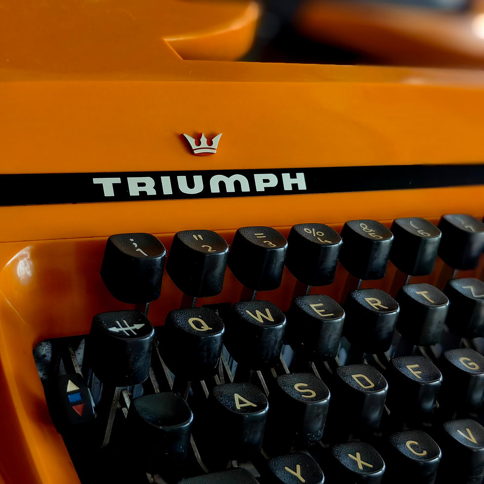 Küçük resim: 1960/70 Almanya Üretimi Vintage Triumph Junior Çanta Daktilo