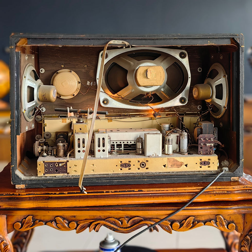 Küçük resim: Vintage Grundig 4035w/3D  Lambalı Pikaplı radyo 1954/1955