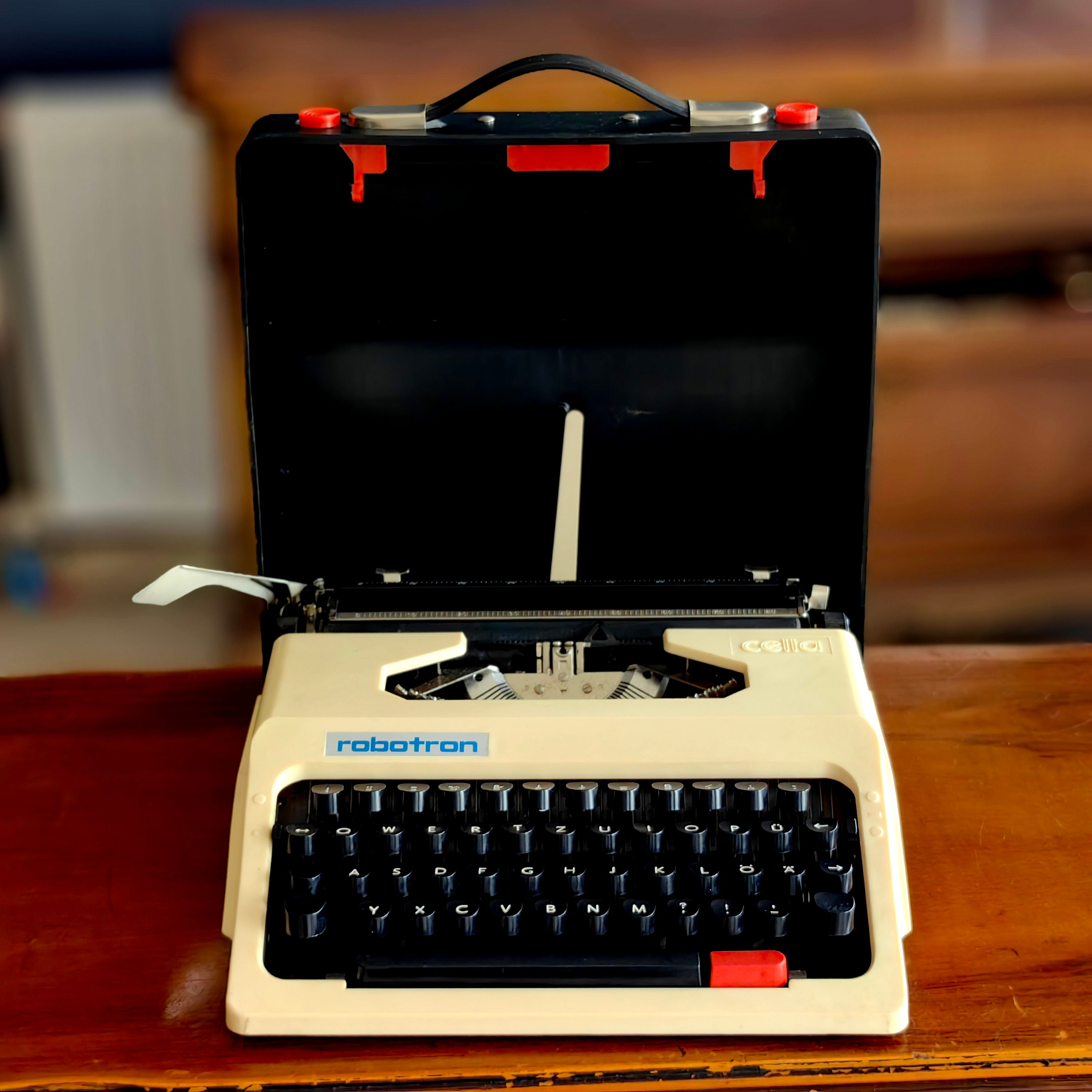 Vintage Almanya  Üretimi  Robotron Cella Marka Çanta Dakt