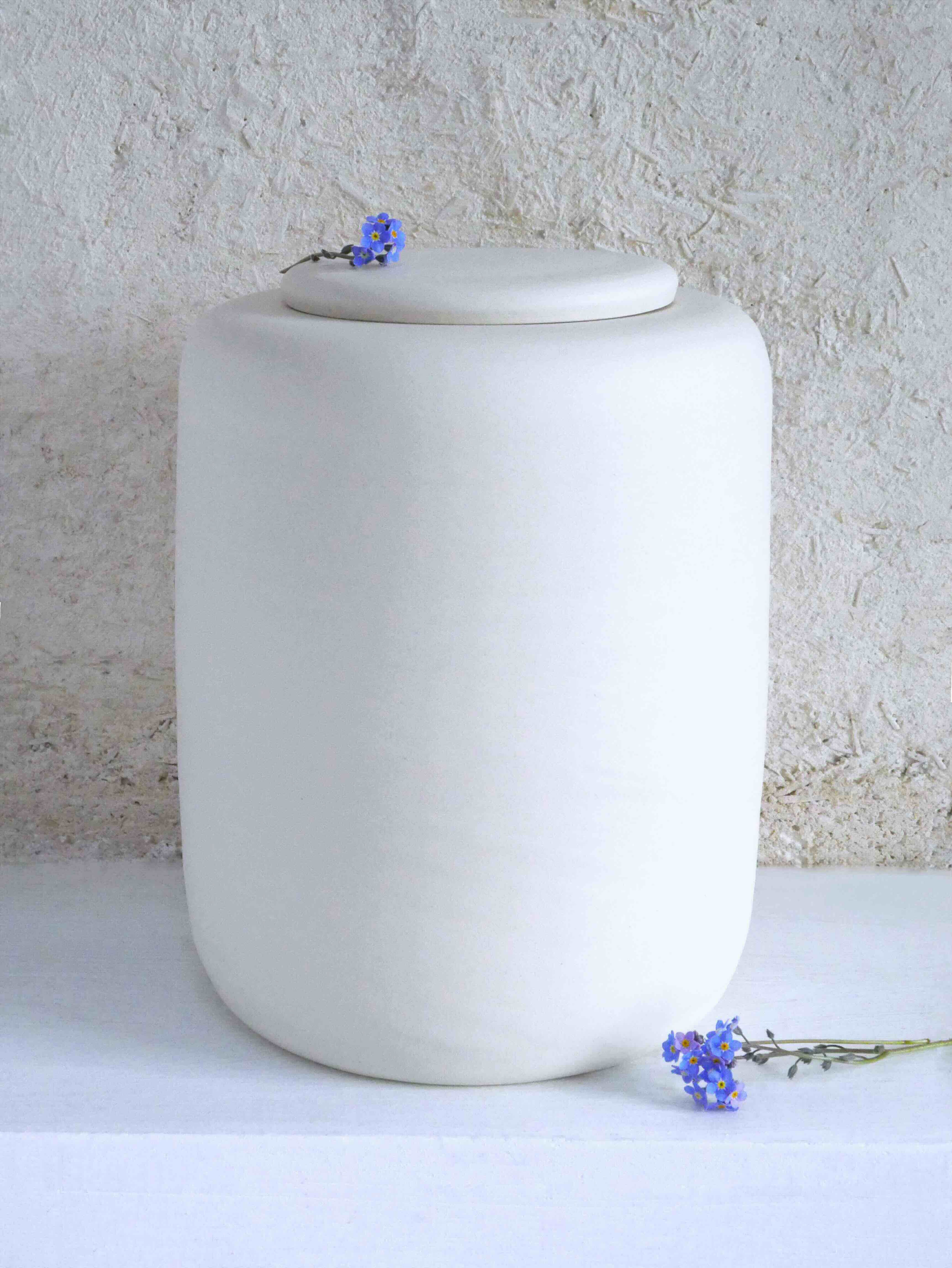 Urne Douceur en grès blanc