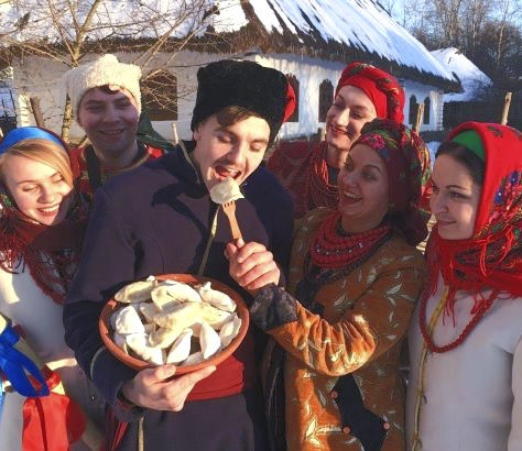 МЛИНЦІ НА МАСНИЦЮ. ЩО ГОТУВАЛИ НА СВЯТО В УКРАЇНІ?