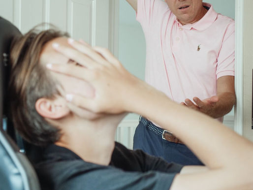 The Lasting Impact of Narcissistic Fathers: Signs, Effects, and Healing