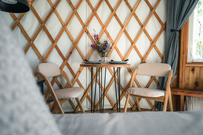 Yurt table and flowers, the perfect way to dine 
