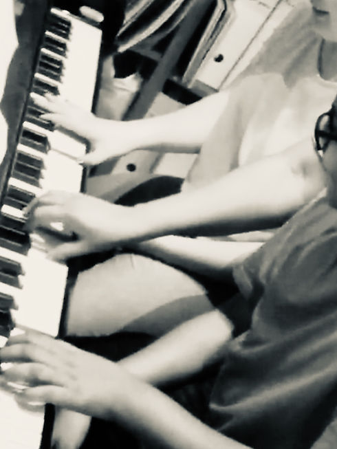 67674114_622424314913683_584625915918339