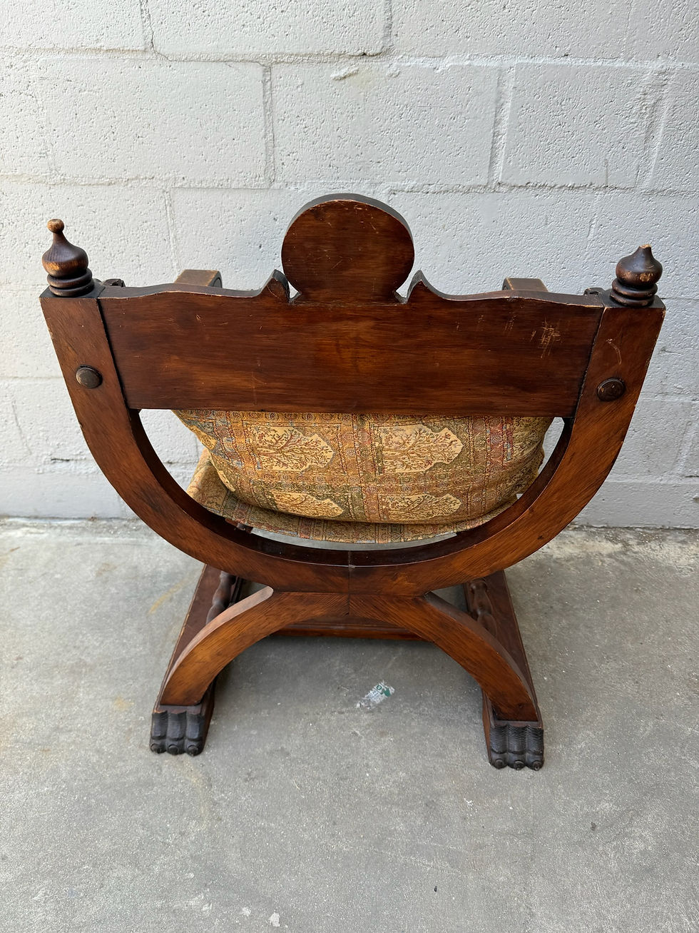 Thumbnail: 19th Century Carved Acanthus Walnut Savaronola Throne Chair
