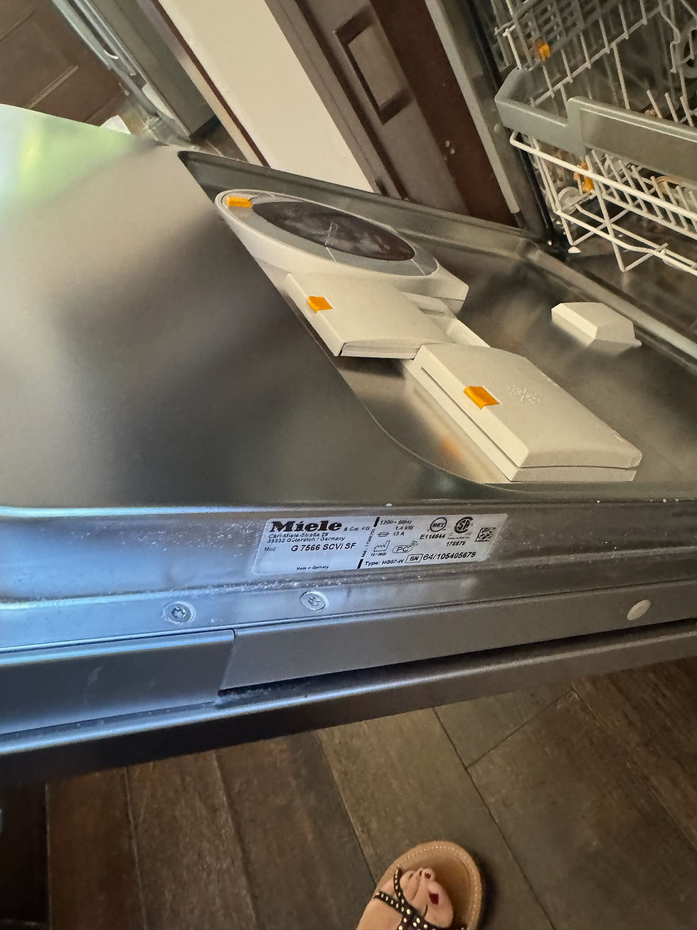Thumbnail: Miele Smart AutoDos Dishwasher G7566SCVISF