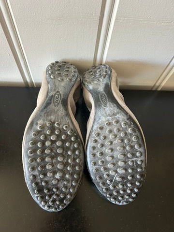 Thumbnail: TOD's Suede & Leather Scrunch Ballerina Flats in Grey