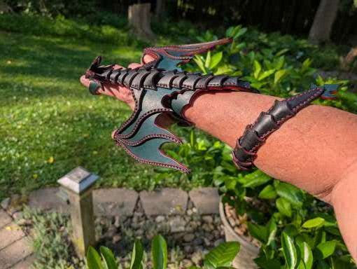 Thumbnail: Dragon Arm Band