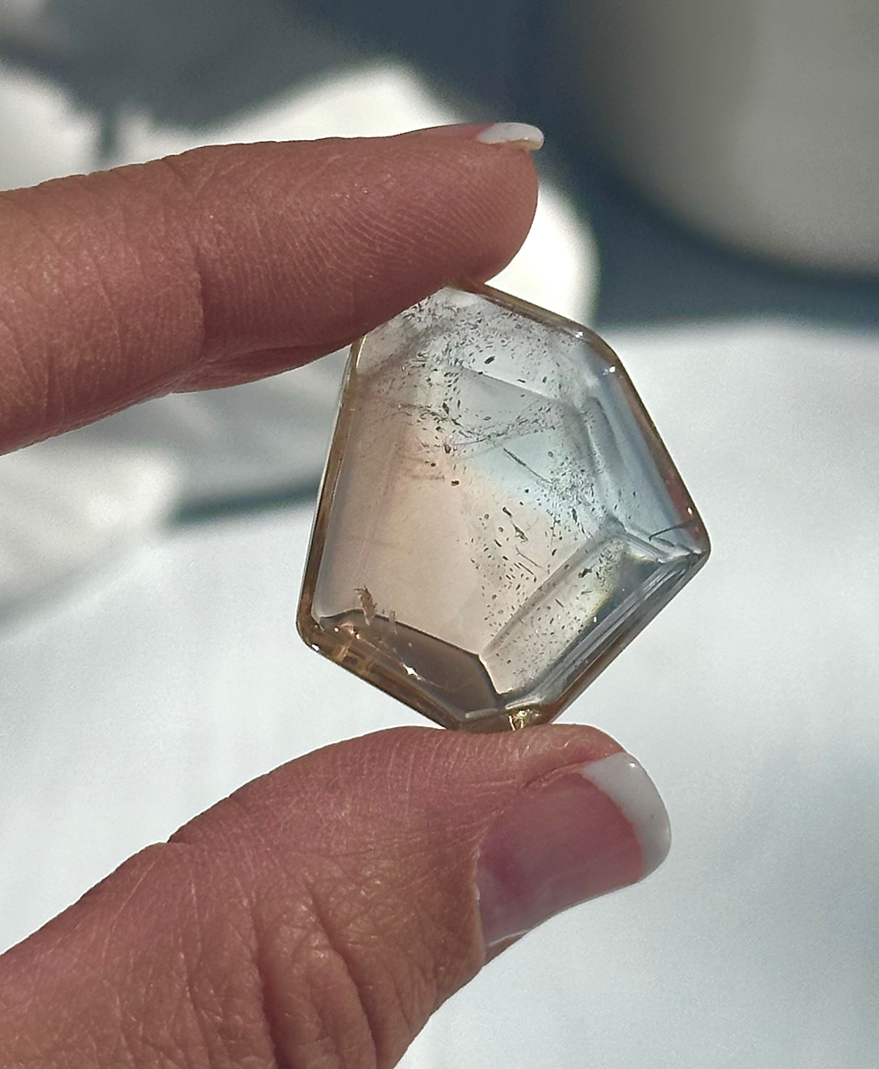 Thumbnail: 1.1” , 9g RARE Bi-Color Topaz  