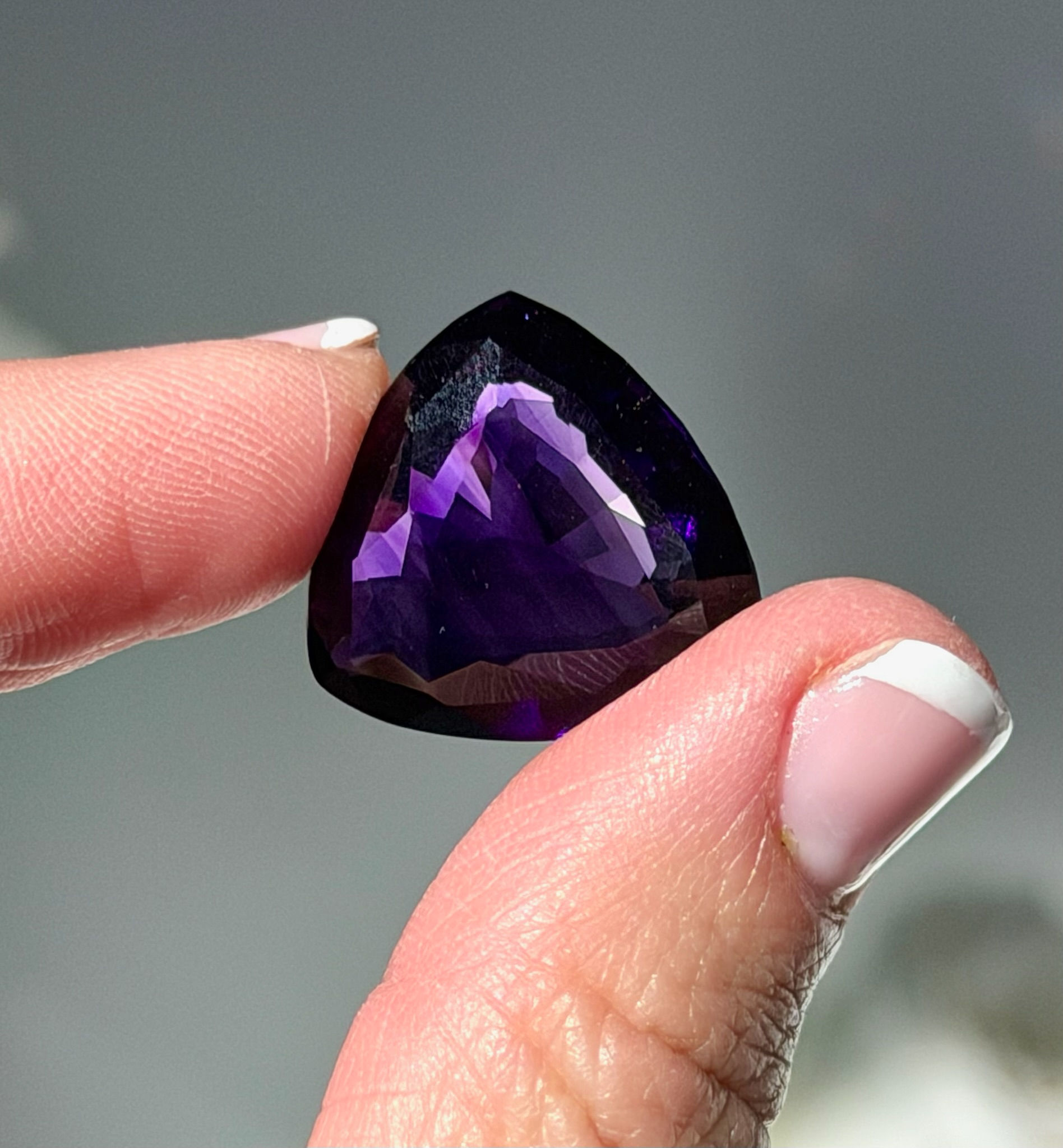 0.75” , 23ct. RARE AAA Royal Purple Amethyst Faceted Gem Stone - Karur District