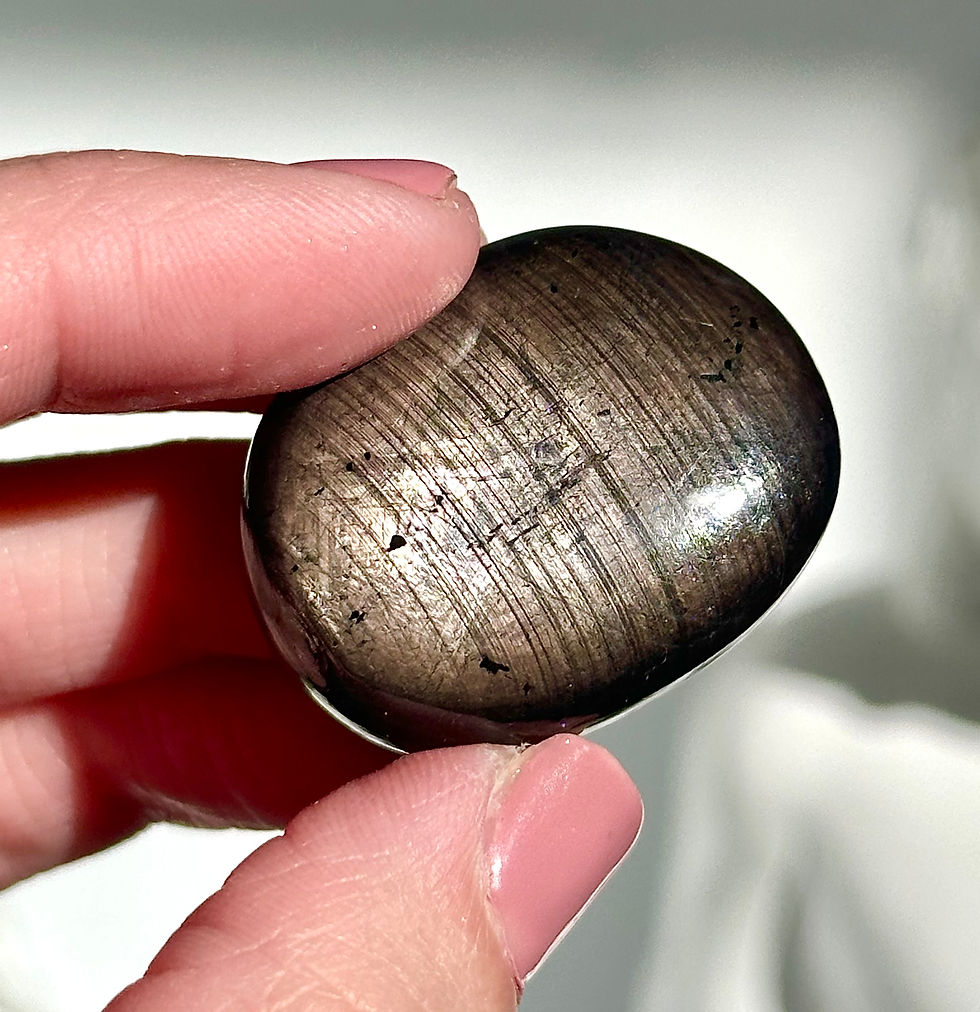 Thumbnail: 1.3” Rare Bronze Sapphire Palm Stone - India