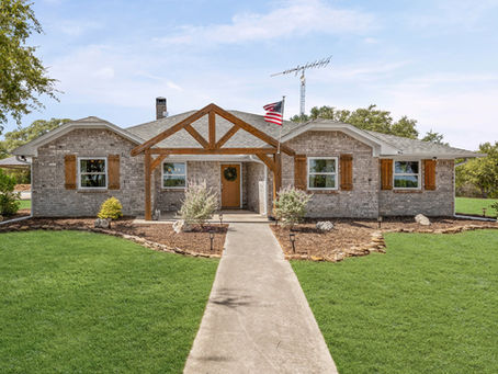 Texas Dream Home on 2.7 Acres with Shop and Hot Tub