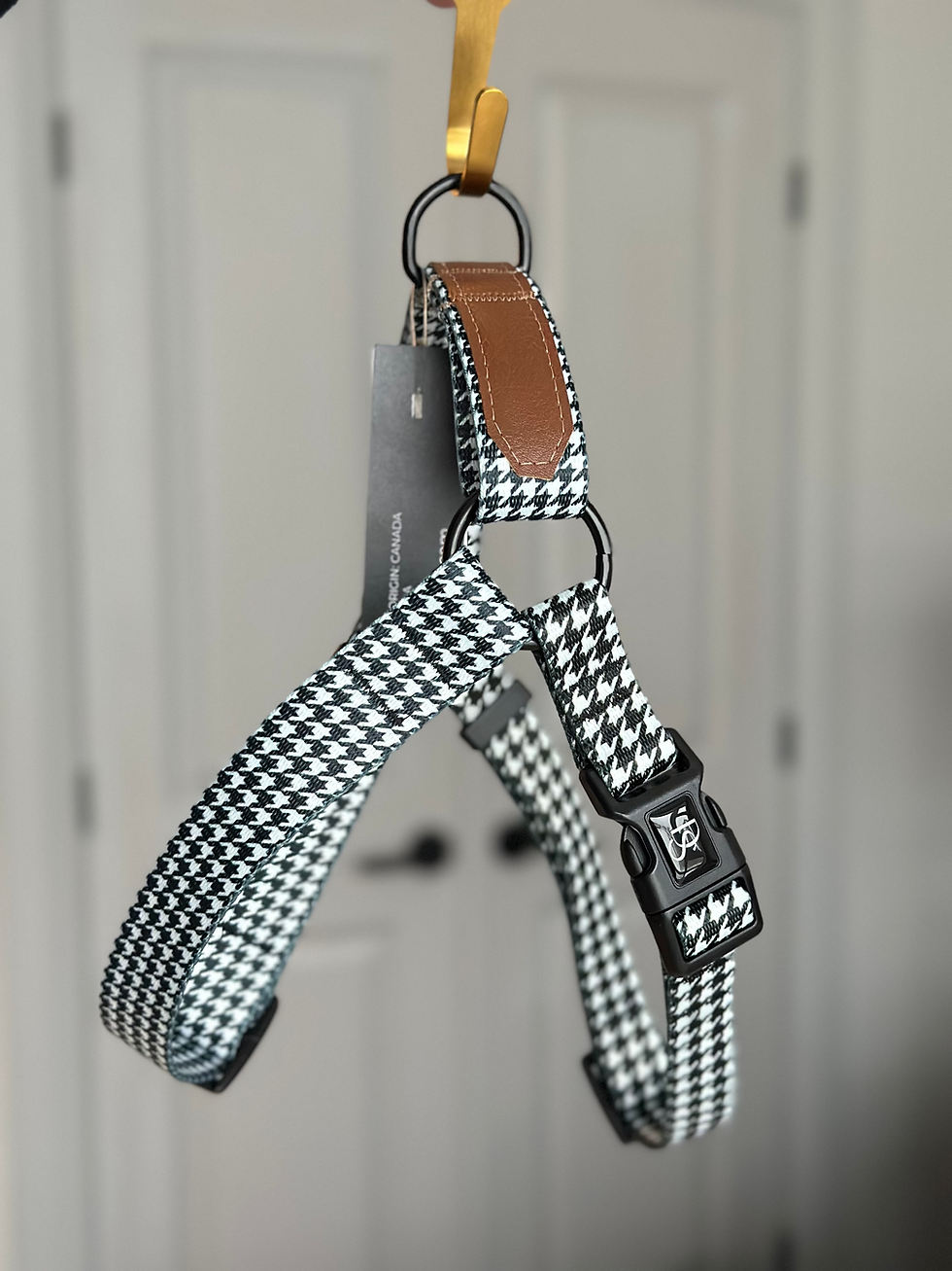 Thumbnail:  HOUNDSTOOTH HARNESS