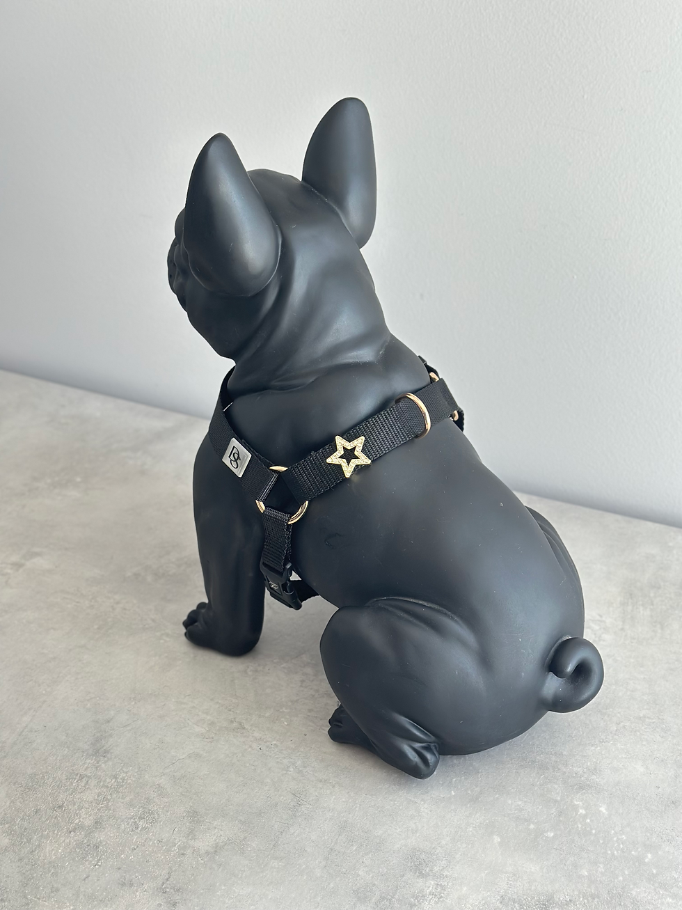 Thumbnail: BLACK HARNESS