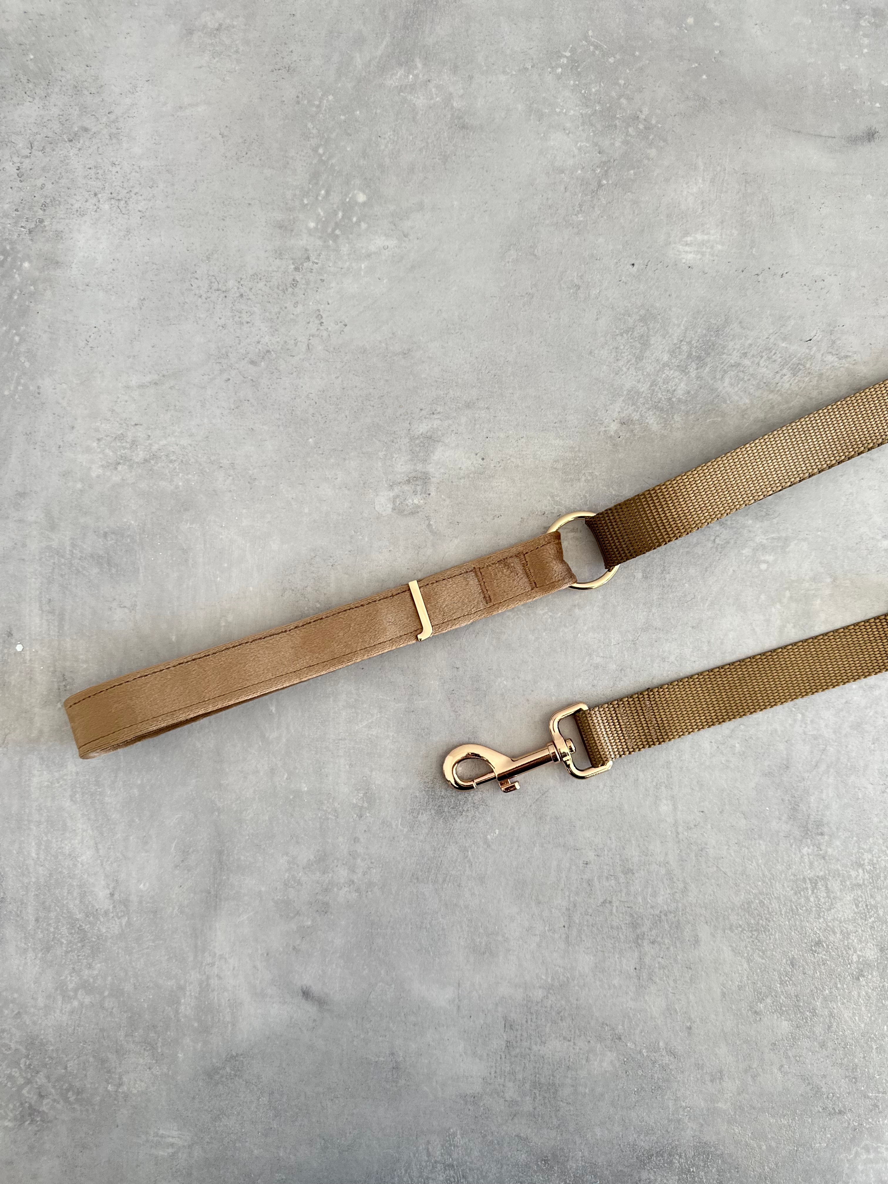 SABLE TAN VELVET LEASH