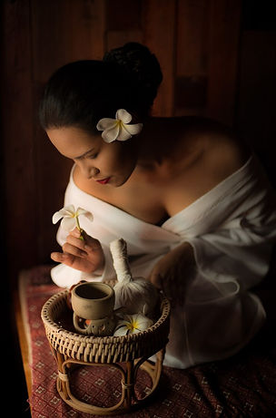 woman-holding-basket-with-items-massage_1286-14.jpg