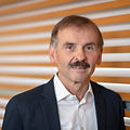 2018-PING-Bild-Mitarbeiter-Lang-J.jpg