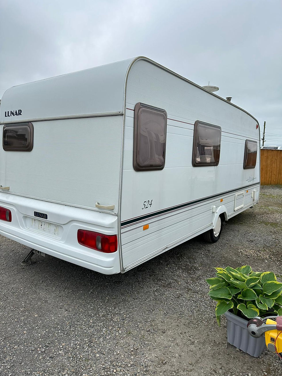 ภาพขนาดย่อ: รถบ้านคาราวาน Luna Sola 4 ที่นอน