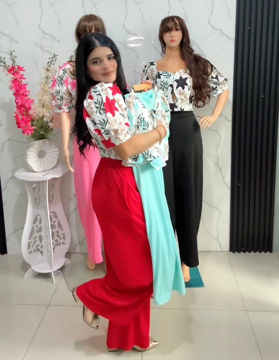 Thumbnail: 9023-conjunto con diseño de flores