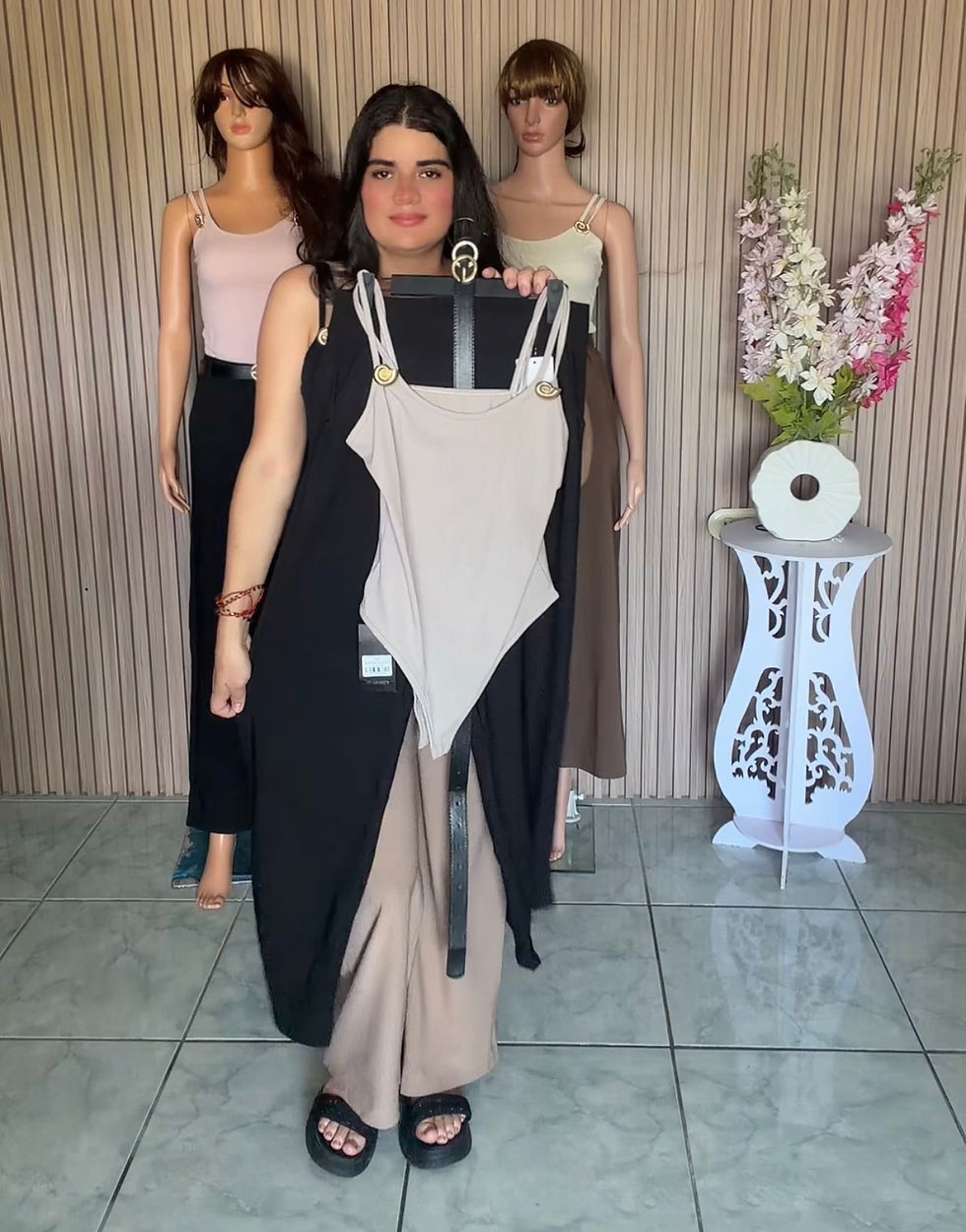 Thumbnail: A2785/7466 conjunto de pantalon y body con broches de cara