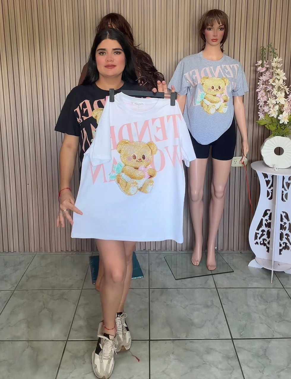 Miniatura: HQ332 - Media docena conjunto de short y blusas con perlas