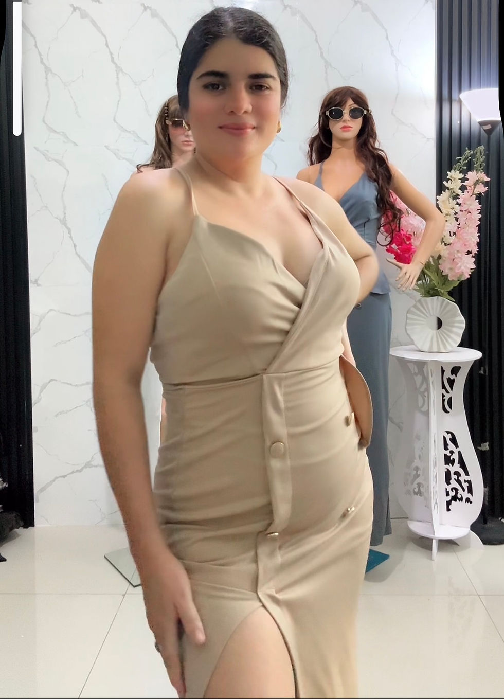 AMF2200-vestido largo con diseño de botones