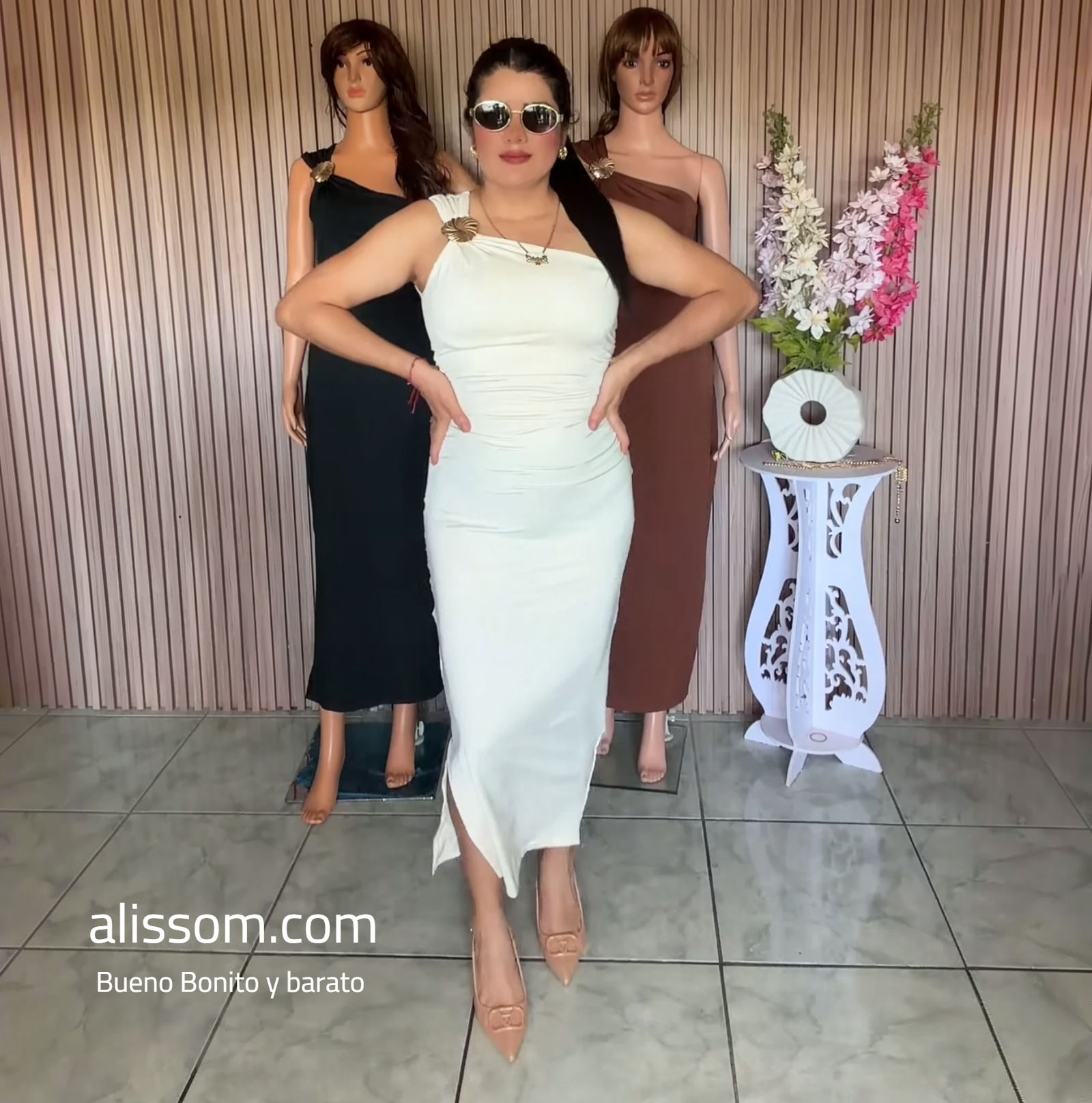 SC-847 vestido con broche en el hombro