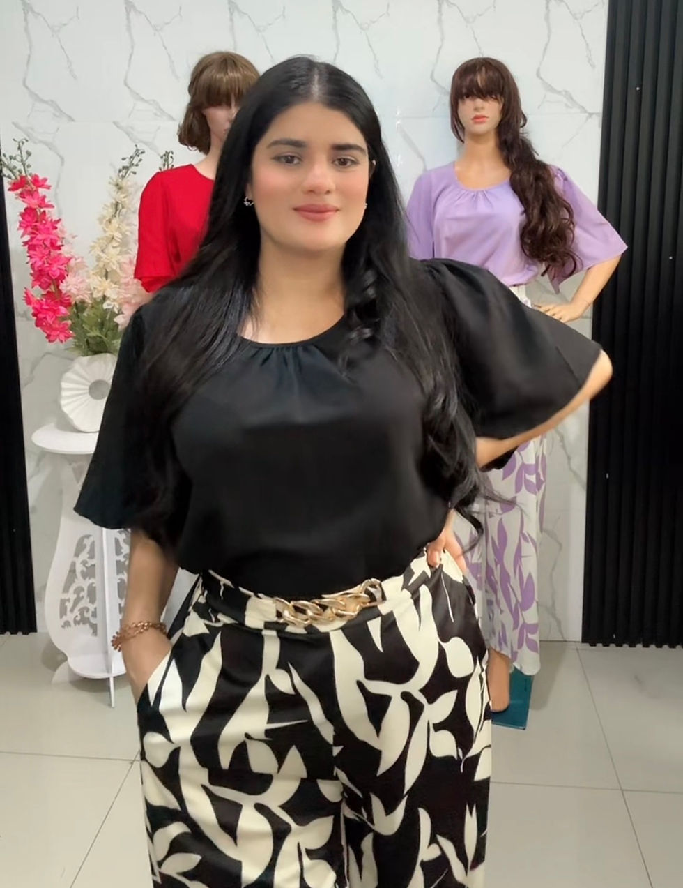 Thumbnail: 9863-conjunto de palazo con diseño de hojas con broche y blusa