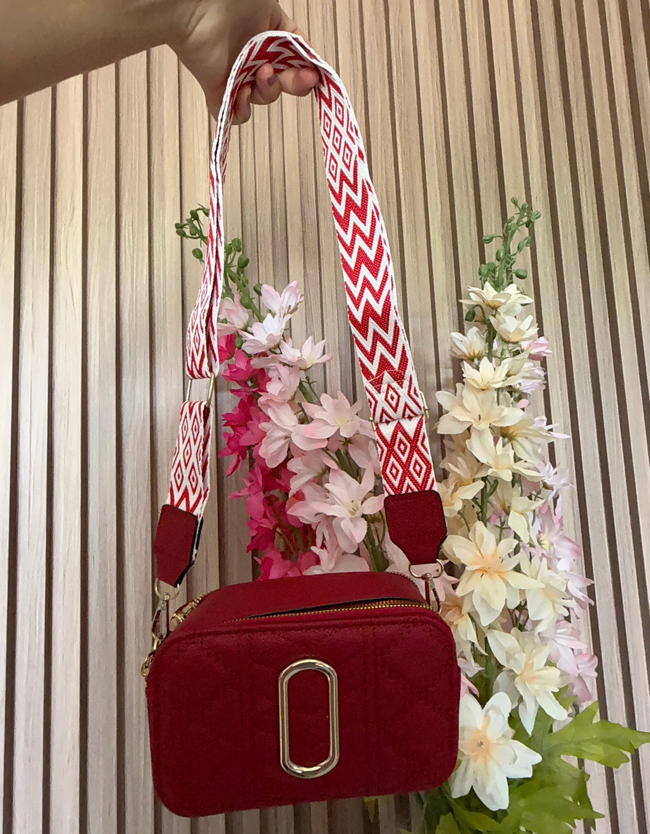 21171 cartera cross body con diceño de circulo