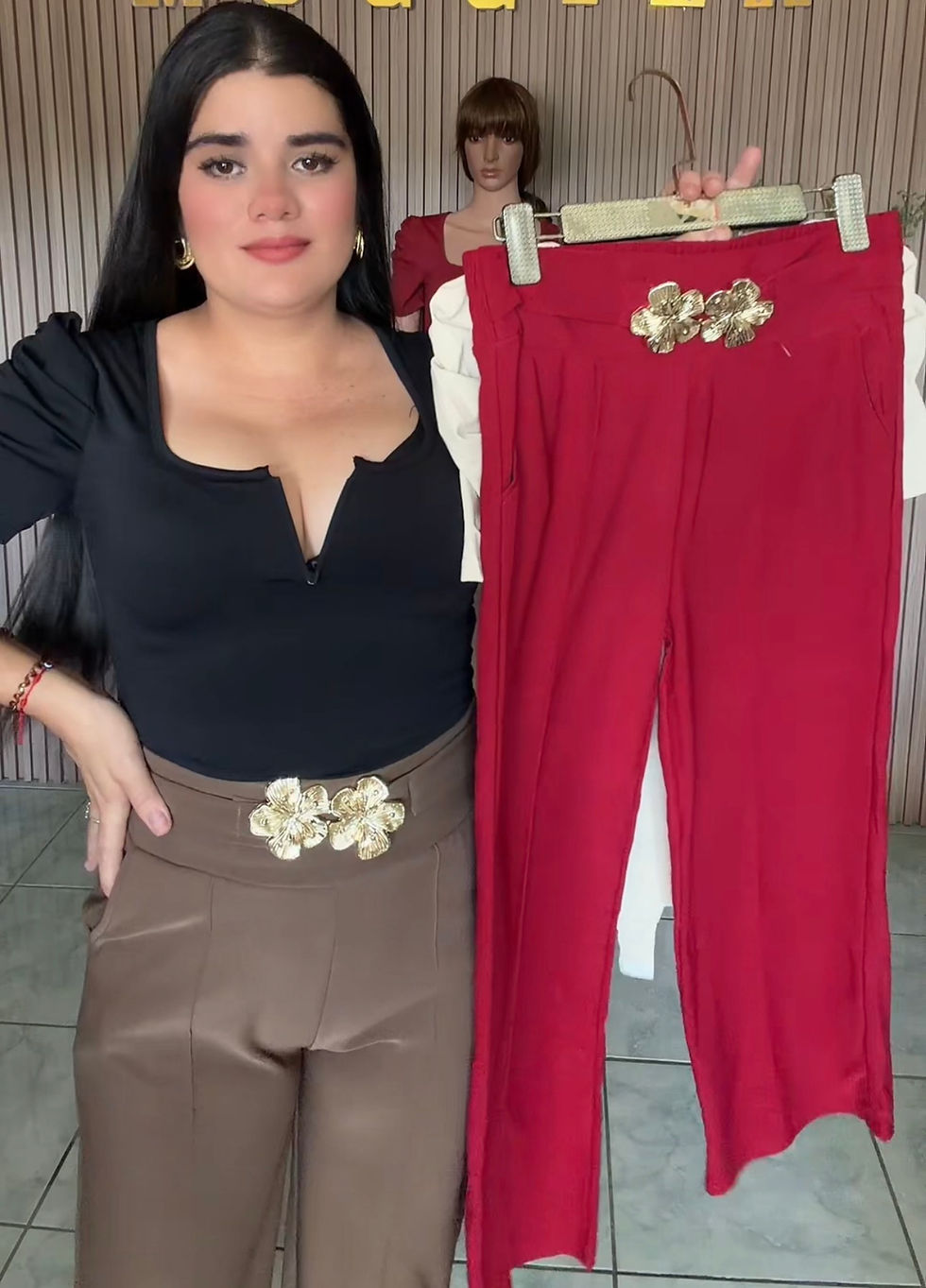 Thumbnail: P-1471 palazo con evia en forma de flor