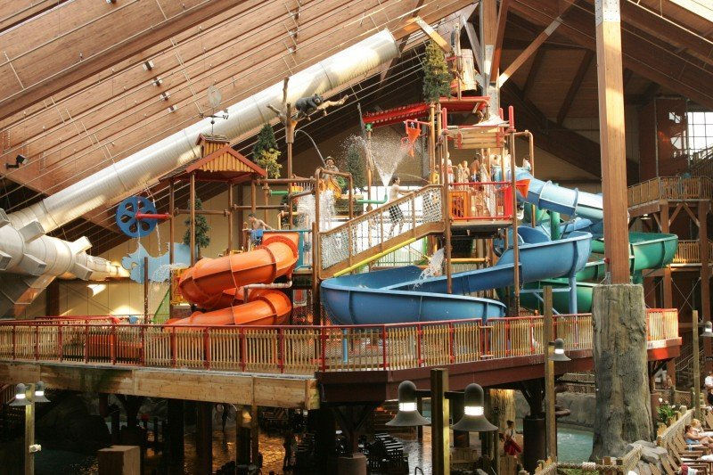 The Six Flags Great Lodge Resort offers an epic waterpark day pass that