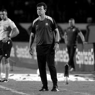 Diniz admite pior atuação do Corinthians e liga alerta após empate: “Temos que evoluir”