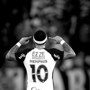 Timão arranca empate com gol de Memphis e segue na luta por recuperação no Brasileirão 2025