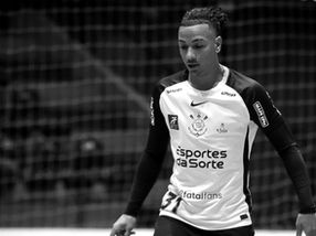 Maicon deixa o futsal do Corinthians e acerta com o Azuriz para jogar no campo