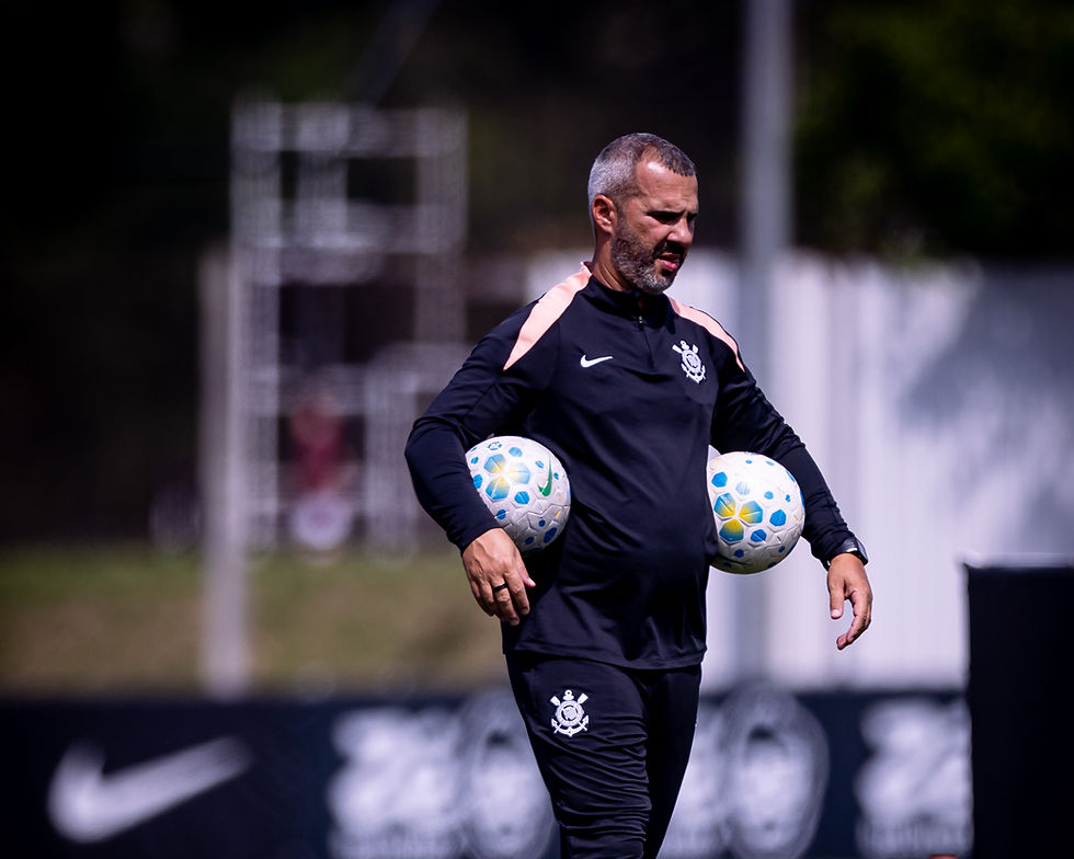 Reverson Pimentel assume a preparação física da equipe.