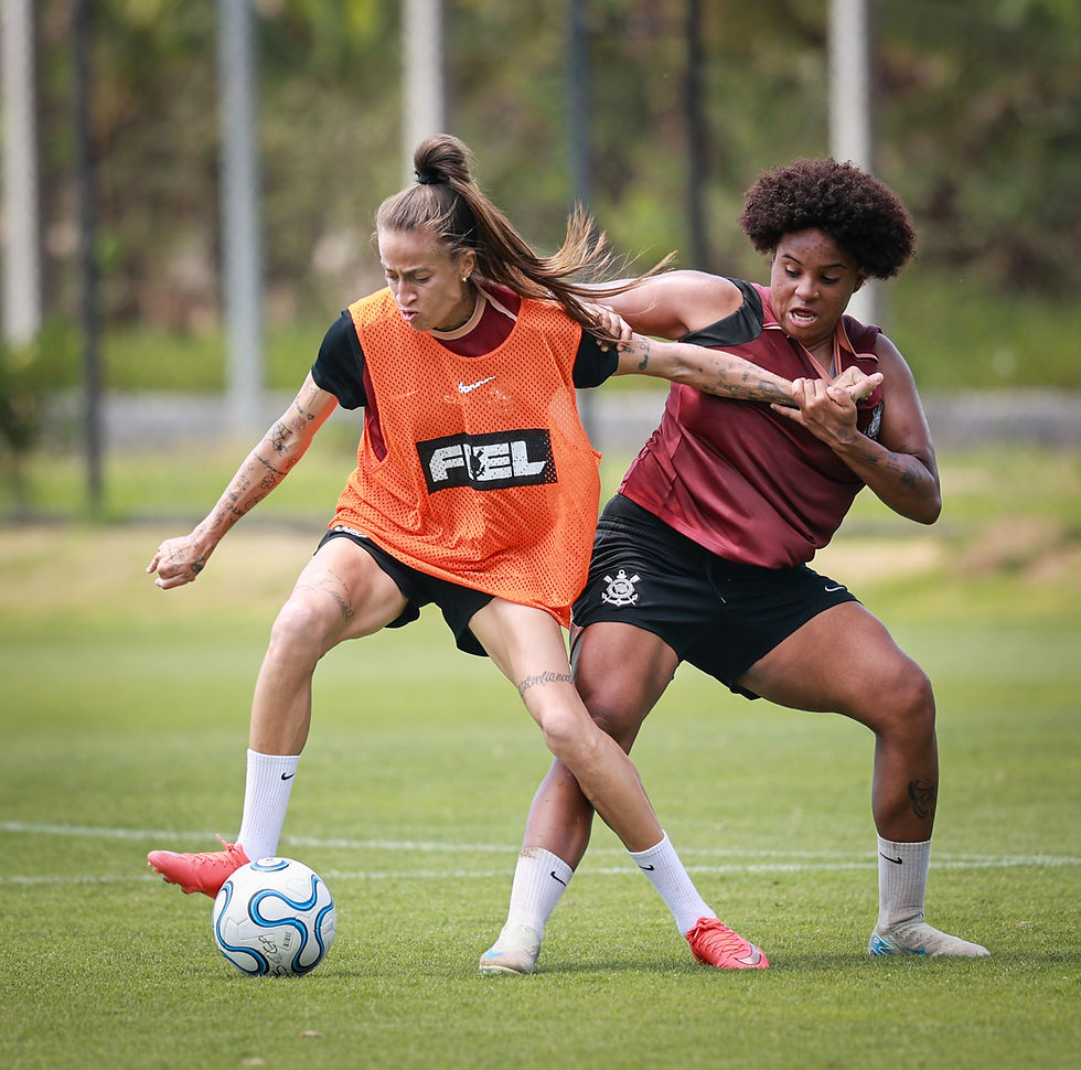 Corinthians realizou atividades táticas nesta sexta-feira (9), no CT, durante a preparação para a Libertadores Feminina.
