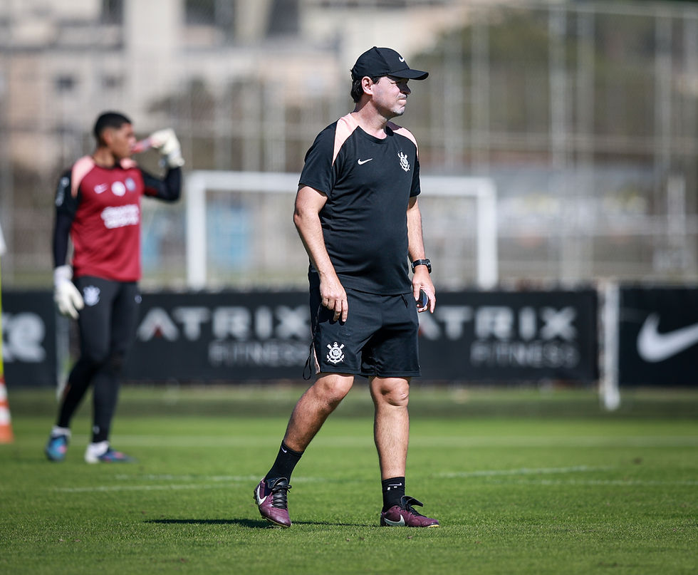 Fernando Diniz tem exigido intensidade da equipe na preparação para o segundo semestre.