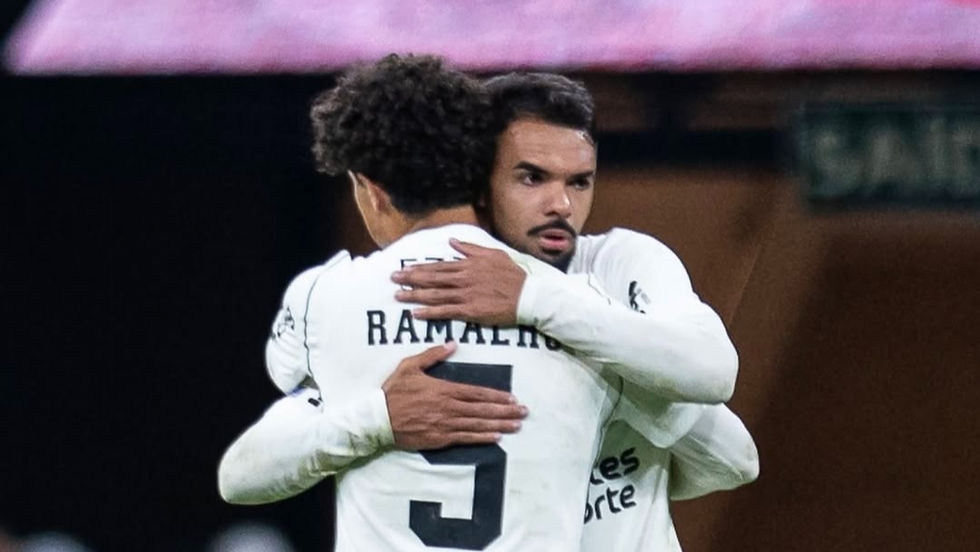 André Ramalho e Raniele formaram pela primeira vez a dupla de zaga do Corinthians.