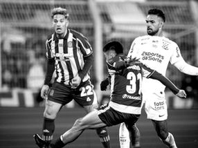 Hugo Souza relata racismo, Raniele admite surpresa com saída de Memphis e jogadores projetam jogo de volta