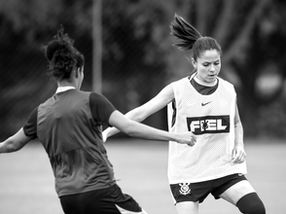 Corinthians divulga bastidores do último treino e Érika projeta duelo com Caracas