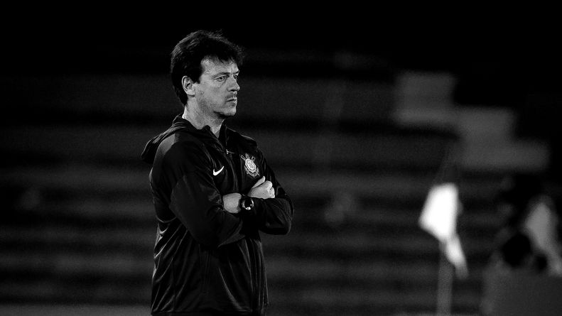 Fernando Diniz vê “cara do Corinthians” em reação na Colômbia e diz que empate contra o Santa Fe será lembrado