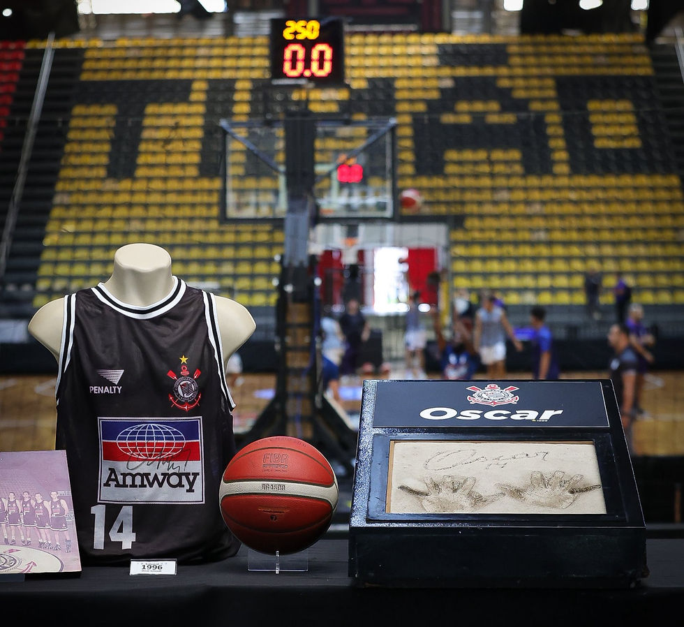 O Corinthians realizou novas homenagens ao ídolo Oscar Schmidt antes da partida.