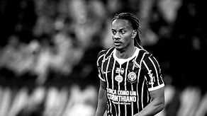 Após Labyad, Corinthians mira renovação de André Carrillo para 2027