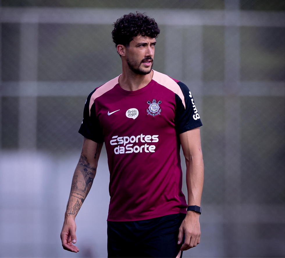 O capitão corinthiano Gustavo Henrique durante treinamento no CT