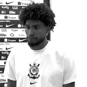 Hugo Souza admite medo de rebaixamento e aposta em reação do Corinthians com Seedorf