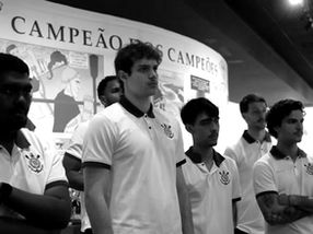 Elenco de basquete visita Memorial do Corinthians e mira nova temporada vitoriosa