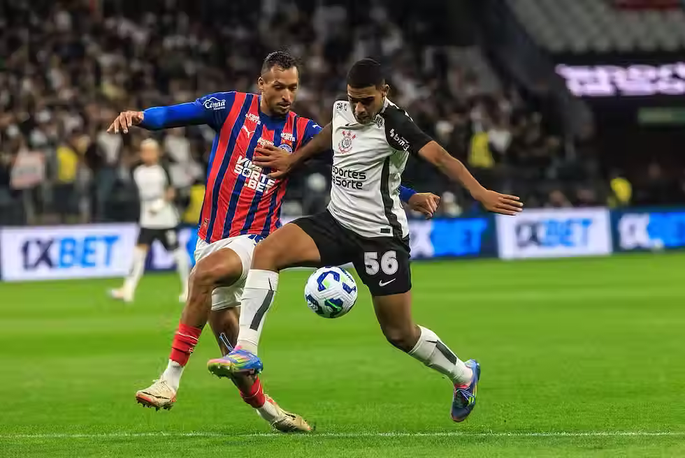 Corinthians e Bahia fizeram 'jogo maluco' em Itaquera neste sábado.