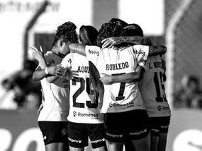 Jogadoras do Corinthians vão ao Parque São Jorge cobrar direitos de imagem e premiações atrasadas